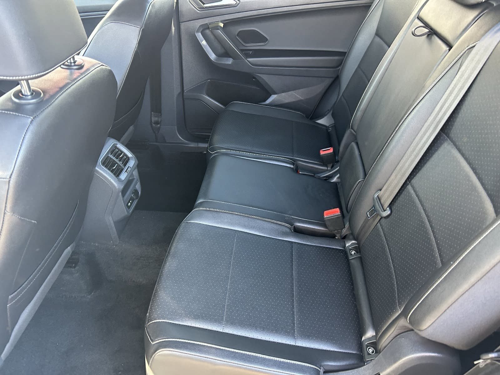 Used 2021 Volkswagen Tiguan SE R-Line w/ 3rd Row Seat Package AWD/4WD image 19