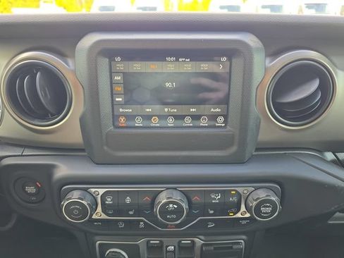 Used 2021 Jeep Wrangler Unlimited Sport AWD/4WD image 17
