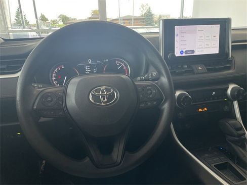Used 2023 Toyota RAV4 XLE image 17