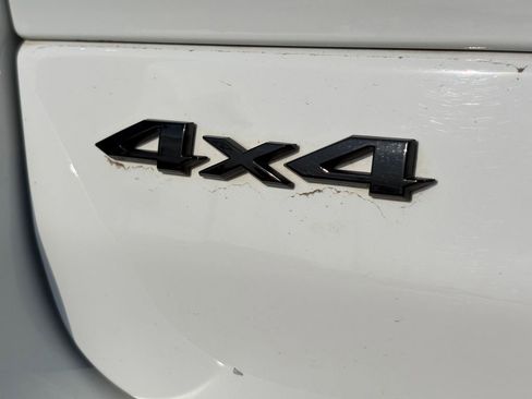 Used 2024 Jeep Grand Cherokee Altitude AWD/4WD image 10