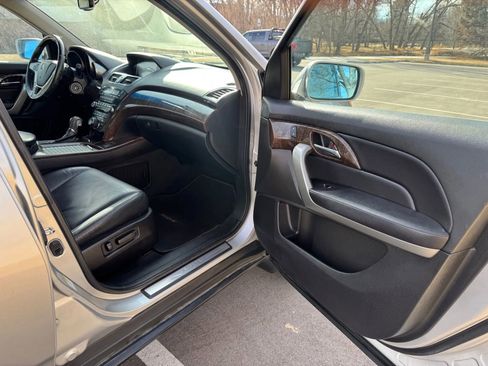 Used 2011 Acura MDX w/ Technology & Entertainment AWD/4WD image 17
