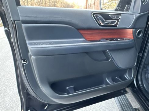 Used 2024 Lincoln Navigator L 4WD image 27