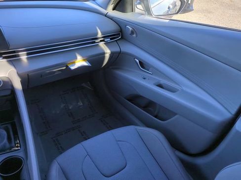 New 2026 Hyundai Elantra SE image 16