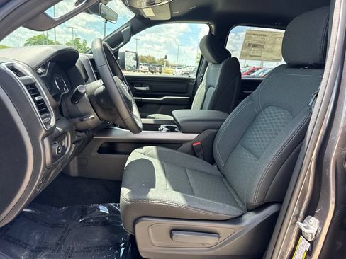 New 2026 RAM 1500 Express AWD/4WD image 4