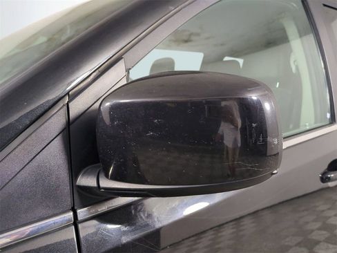 Used 2019 Dodge Grand Caravan SXT FWD image 12
