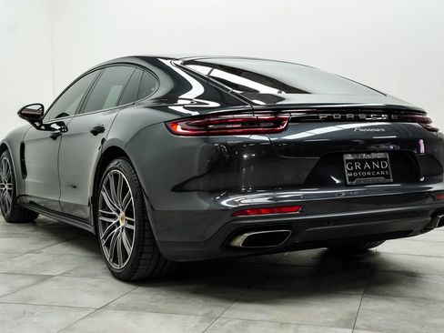 Used 2017 Porsche Panamera image 12