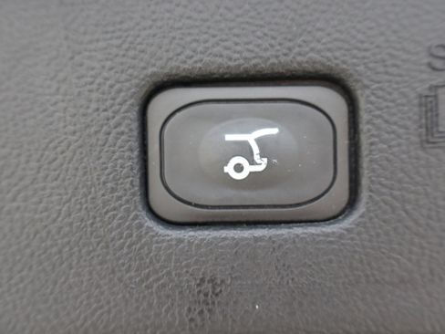 Used 2024 Ford Edge SEL w/ Sport Appearance Package image 25