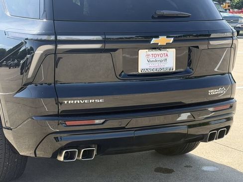 Used 2025 Chevrolet Traverse High Country w/ LPO, Floor Liner Package FWD image 6