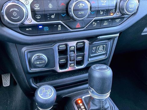 Certified 2025 Jeep Wrangler Unlimited Sahara w/ Safety Group image 12