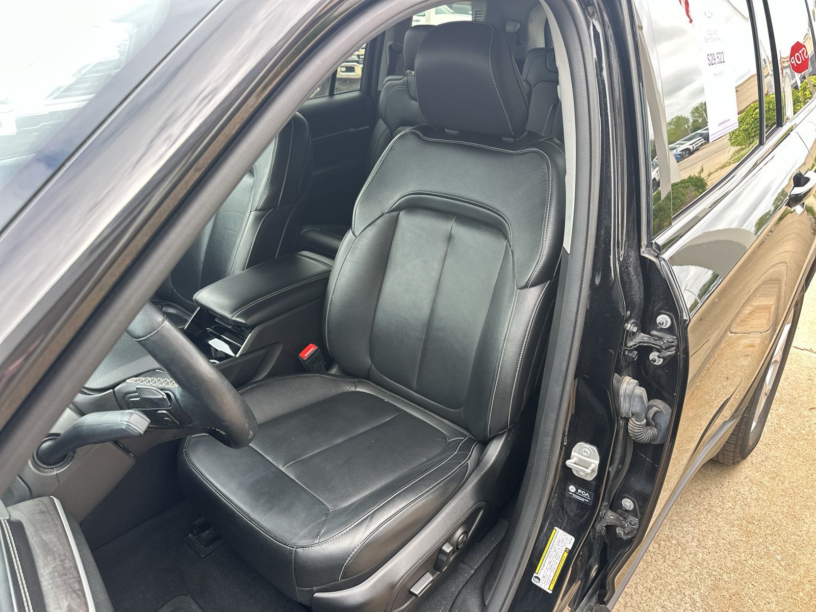 Used 2022 Jeep Grand Cherokee L Limited AWD/4WD image 29