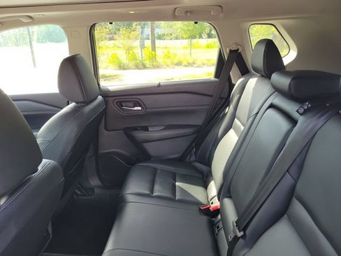 Used 2024 Nissan Rogue SL w/ SL Premium Package FWD image 15