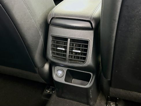 Used 2022 Kia Seltos S FWD image 16