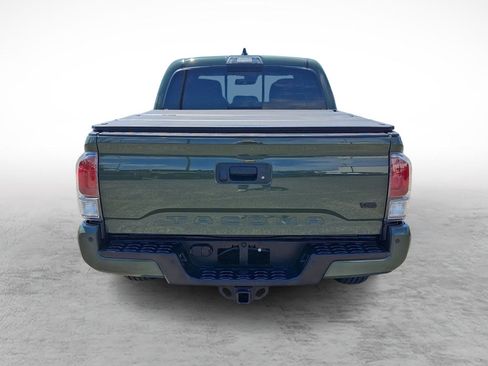 Used 2022 Toyota Tacoma TRD Off-Road AWD/4WD image 4