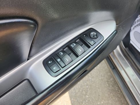 Used 2017 Dodge Journey SE image 22