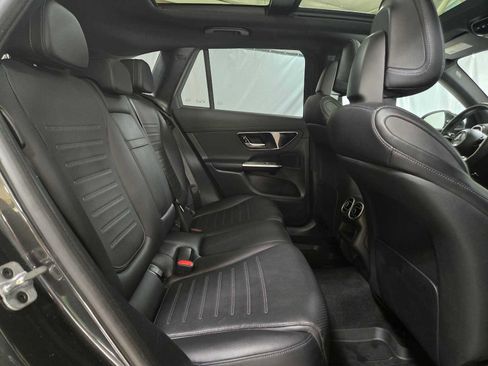 Used 2024 Mercedes-Benz GLC 300 4MATIC image 11