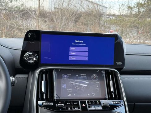 New 2026 Lexus LX 700h Luxury image 10