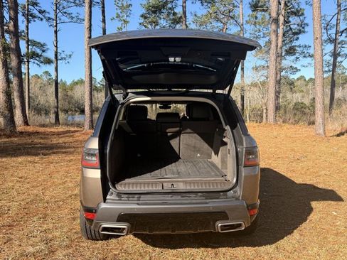 Used 2018 Land Rover Range Rover Sport HSE image 11