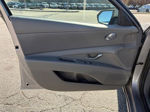 New 2026 Hyundai Elantra SE image 10