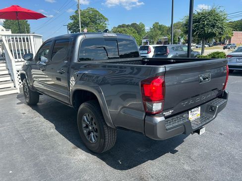 Used 2023 Toyota Tacoma SR5 w/ Technology Package RWD image 5