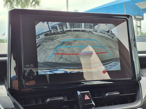 Used 2025 Toyota Corolla LE FWD image 5