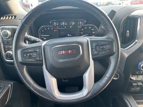 Used 2022 GMC Sierra 1500 SLT w/ SLT Convenience Package AWD/4WD image 17