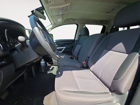 Used 2021 Nissan Titan SV AWD/4WD image 9
