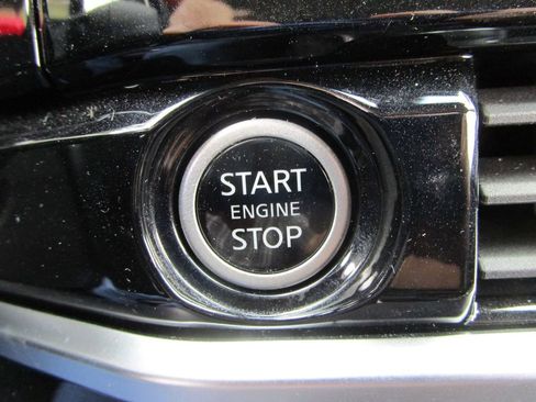 Used 2024 Nissan Pathfinder SL image 45