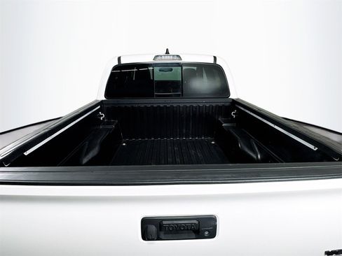 Used 2021 Toyota Tacoma SR5 image 21