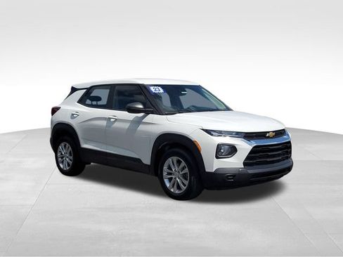 Certified 2023 Chevrolet TrailBlazer LS FWD image 2