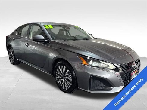 Used 2023 Nissan Altima 2.5 SV FWD image 3