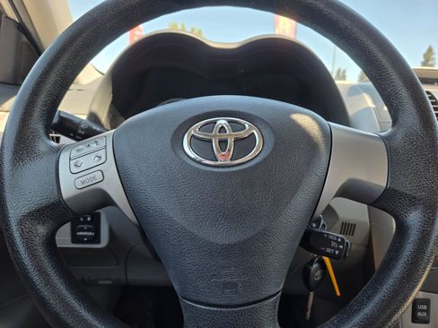 Used 2013 Toyota Corolla LE FWD image 17