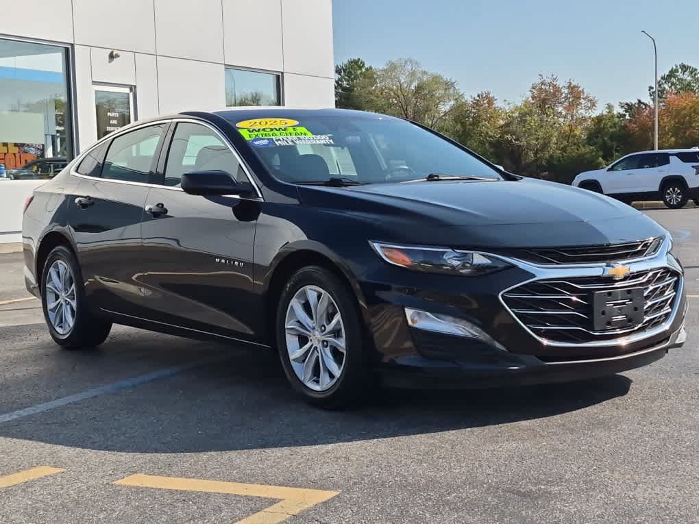 Used 2025 Chevrolet Malibu LT FWD image 3