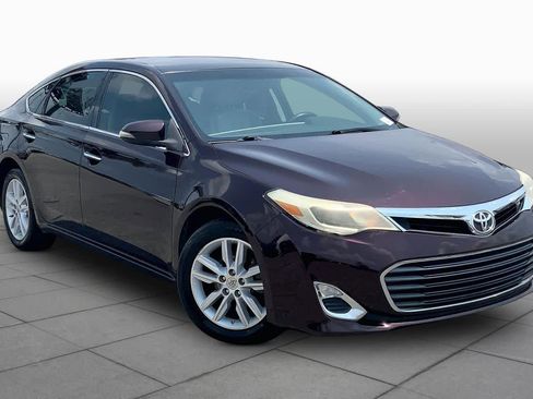 Used 2013 Toyota Avalon XLE FWD image 2