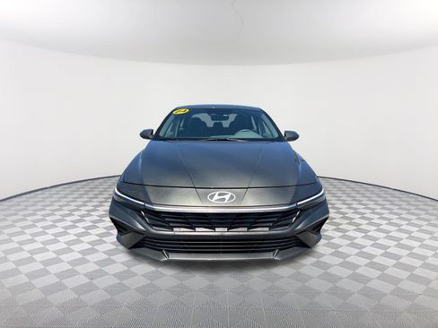 Used 2024 Hyundai Elantra SEL FWD image 2