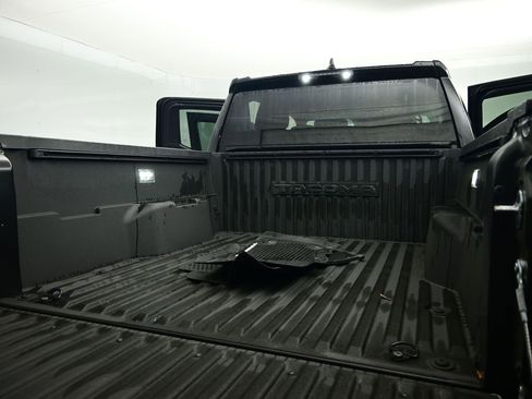 Used 2024 Toyota Tacoma TRD Sport image 28