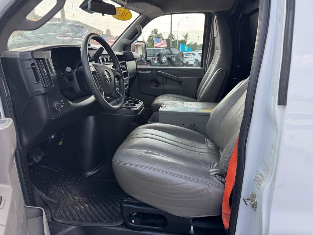 Used 2020 Chevrolet Express 2500 w/ Driver Convenience Package RWD image 9
