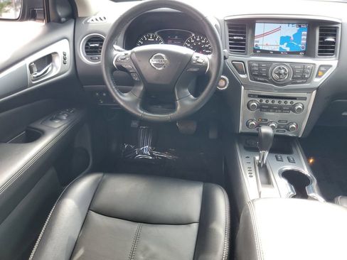 Used 2019 Nissan Pathfinder SL FWD image 16