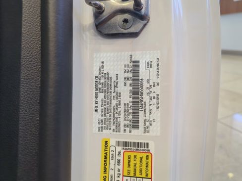 Used 2021 Ford Mustang Shelby GT500 w/ Technology Package RWD image 28