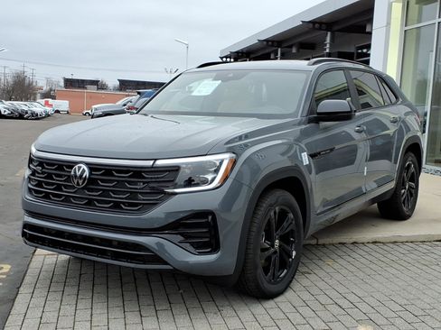 New 2026 Volkswagen Atlas Cross Sport SEL R-Line AWD/4WD image 3