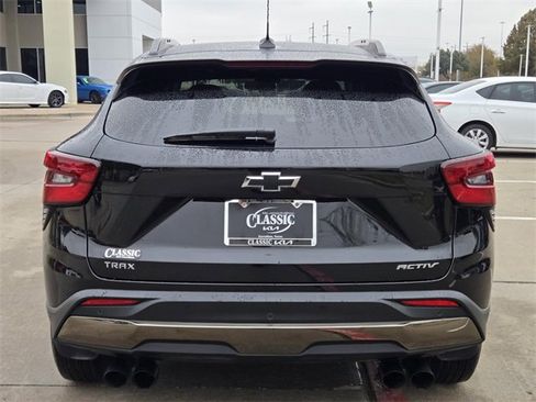 Used 2025 Chevrolet Trax ACTIV w/ Sunroof Package image 5