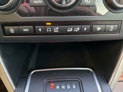 Used 2018 Land Rover Discovery Sport HSE image 29