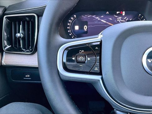 Certified 2026 Volvo XC90 B6 Plus w/ Protection Package Premier image 11