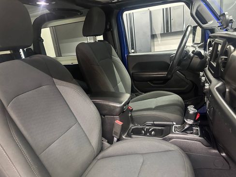 Used 2018 Jeep Wrangler Sport AWD/4WD image 30