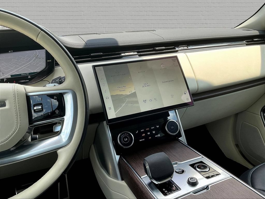 Used 2023 Land Rover Range Rover SE AWD/4WD image 10