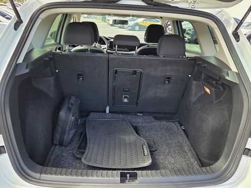 Used 2022 Volkswagen Taos S image 9