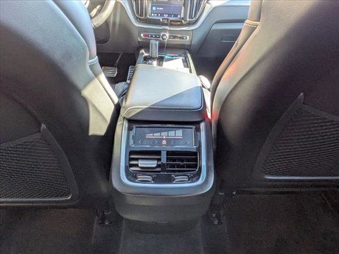 Used 2022 Volvo XC60 B5 R-Design w/ Advanced Package image 13