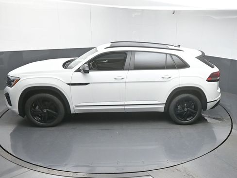 New 2026 Volkswagen Atlas Cross Sport SEL R-Line image 45