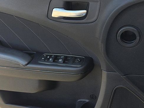 Used 2022 Dodge Charger SXT w/ Blacktop Package image 17