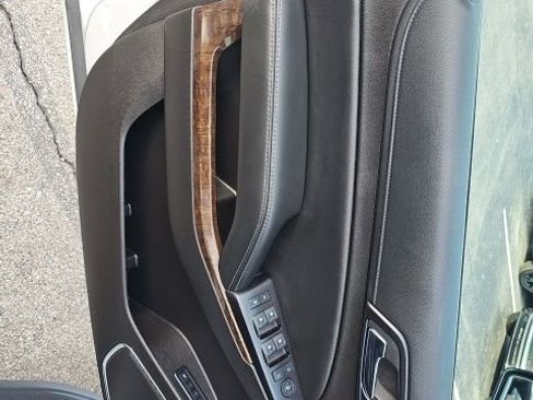 Used 2015 Chevrolet Tahoe LT image 25