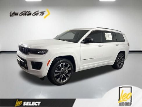 Used 2022 Jeep Grand Cherokee L Overland w/ Luxury Tech Group IV AWD/4WD image 1
